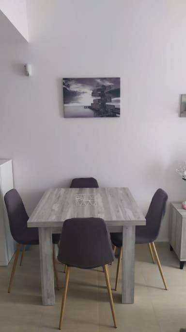 Apartamento Nuevo Con Piscina Y Amplio Balcon Sant Carles De La Rapita Exterior photo